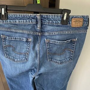 Signature Medium Blue Denim Jeans with Back Pocket Stitching